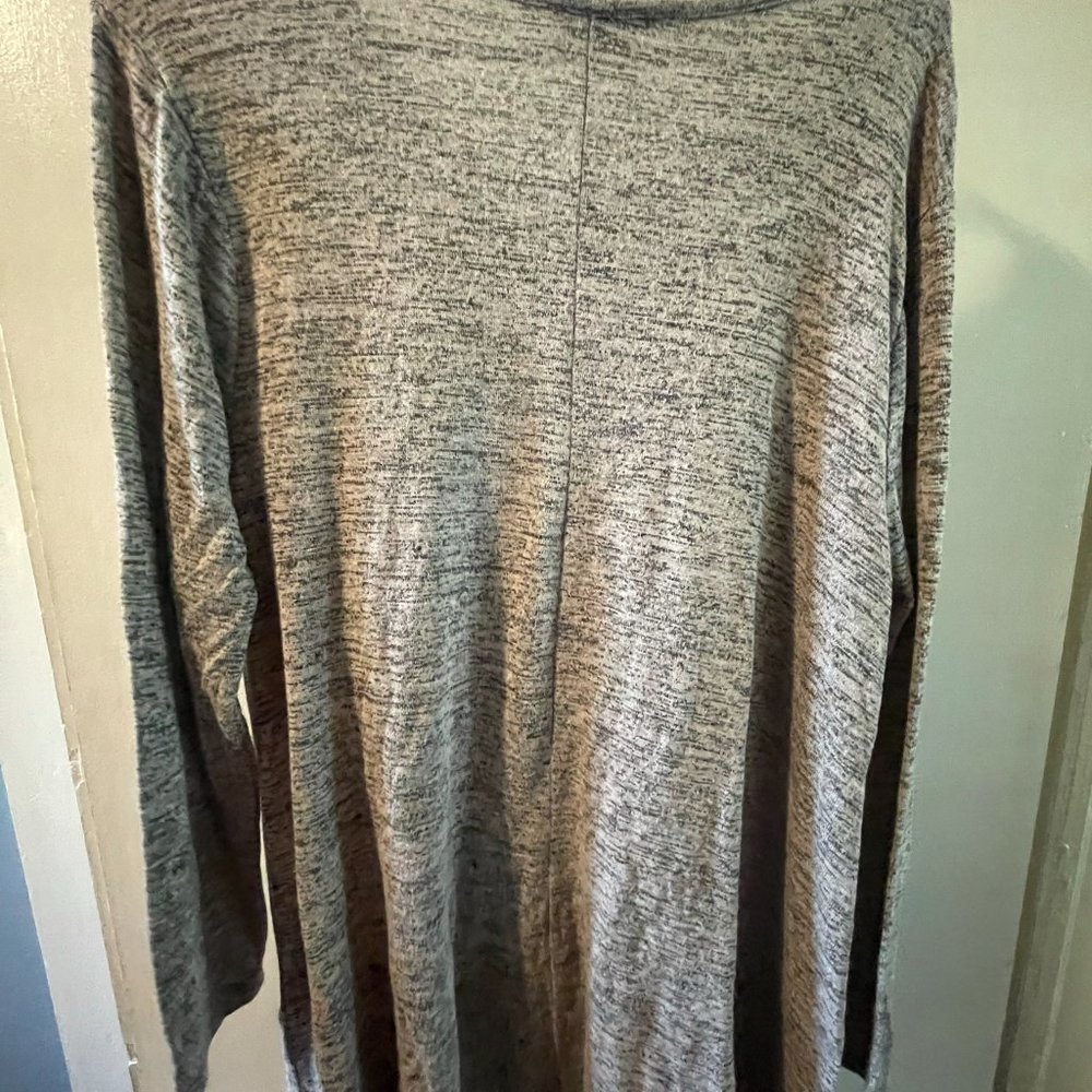 sweater - Picture 3 of 3